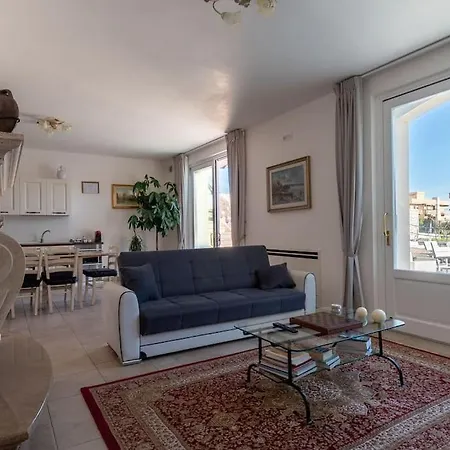 Apartment Con Piscina Donna Franca *
