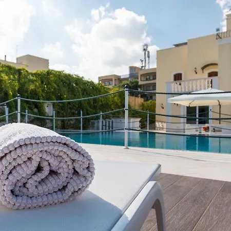 Con Piscina Donna Franca Apartment *