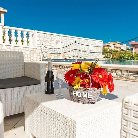 Con Piscina Donna Franca Apartment Monopoli