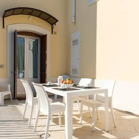 Con Piscina Donna Franca Apartment