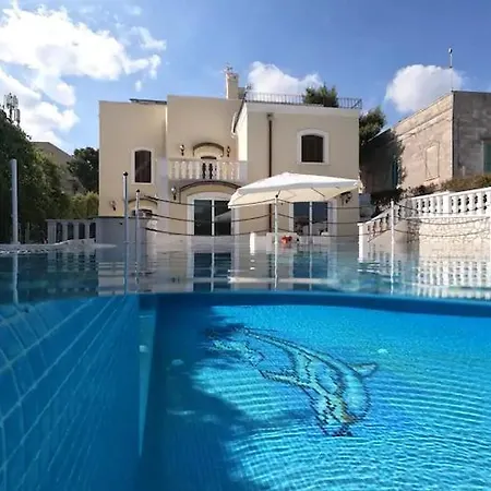 Con Piscina Donna Franca Apartment *