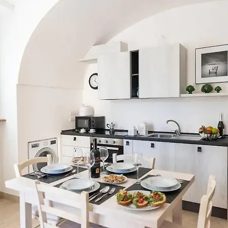 Apartment Con Piscina Donna Franca *